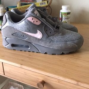 Men’s Nike Air Max 90